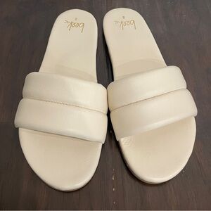 Beek Sugarbird Slide Sandals - Eggshell